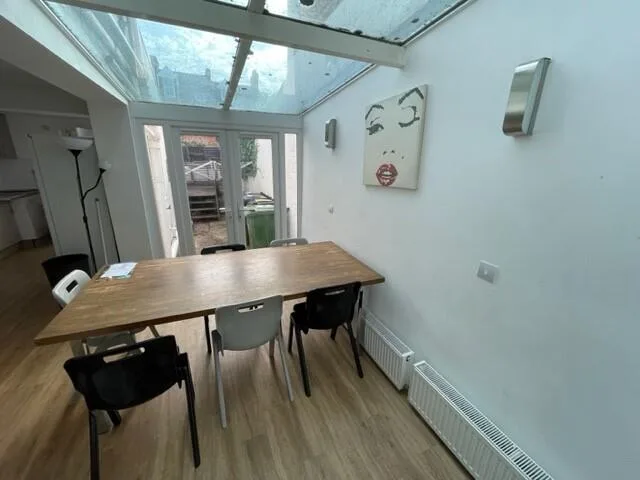 6 bedroom terraced house for rent