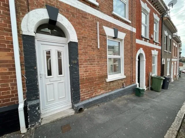 6 bedroom terraced house for rent
