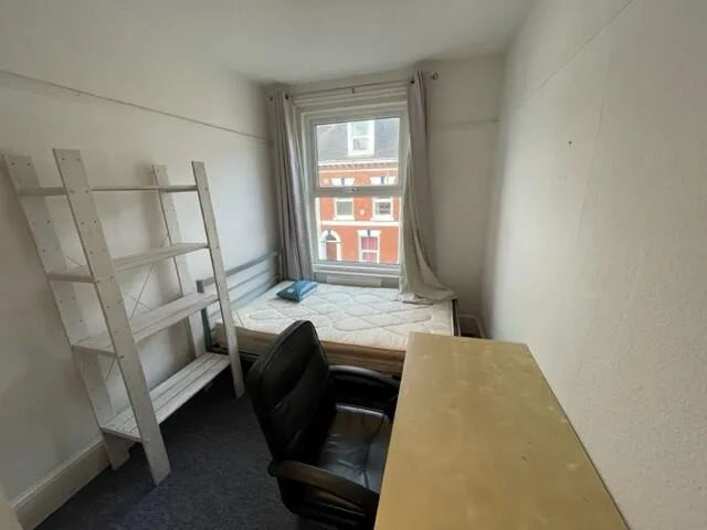 6 bedroom terraced house for rent