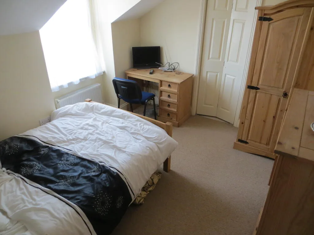 7 bedroom terraced house for rent