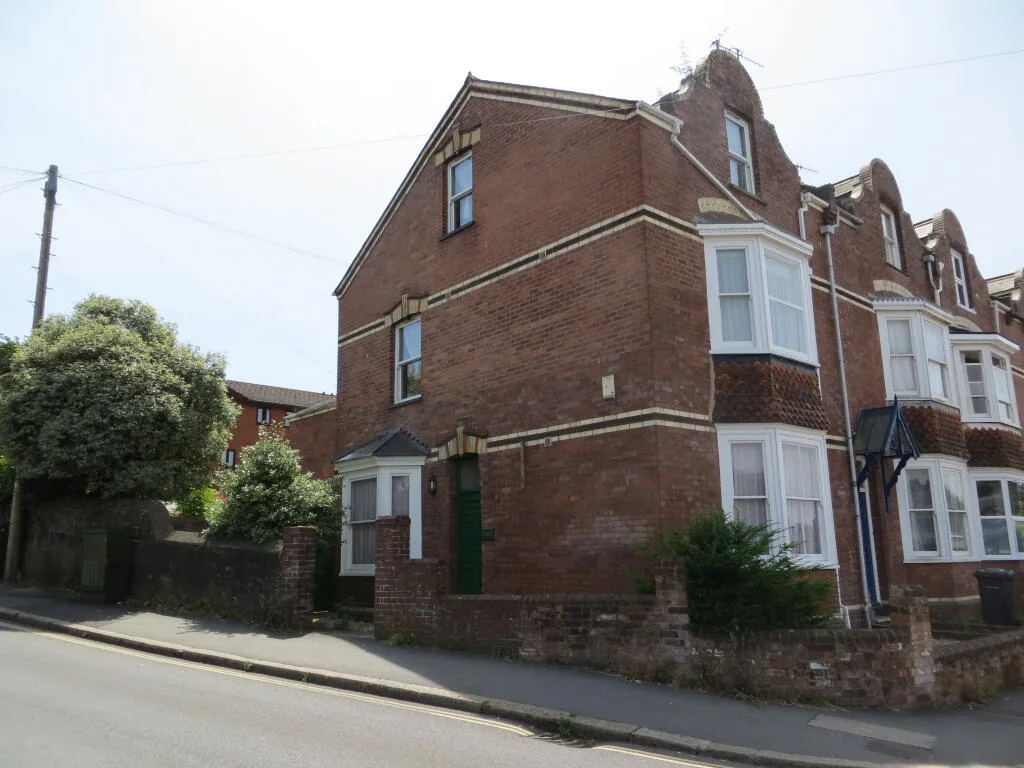 7 bedroom terraced house for rent