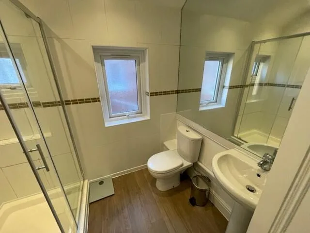 6 bedroom terraced house for rent