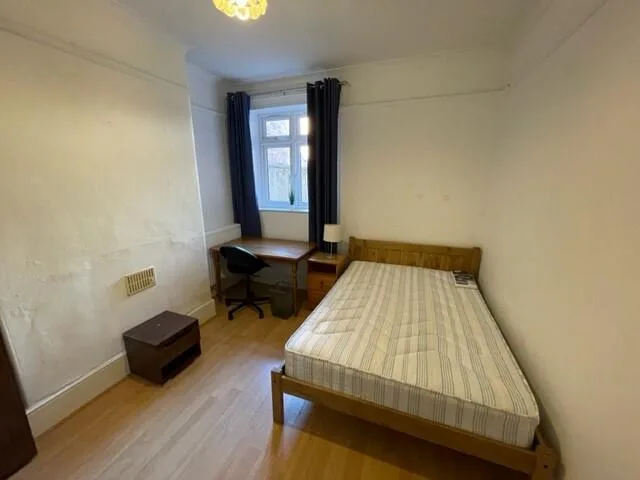 6 bedroom terraced house for rent