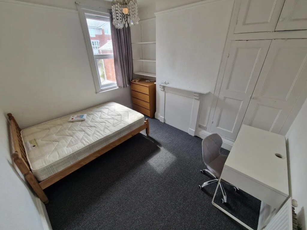7 bedroom house for rent