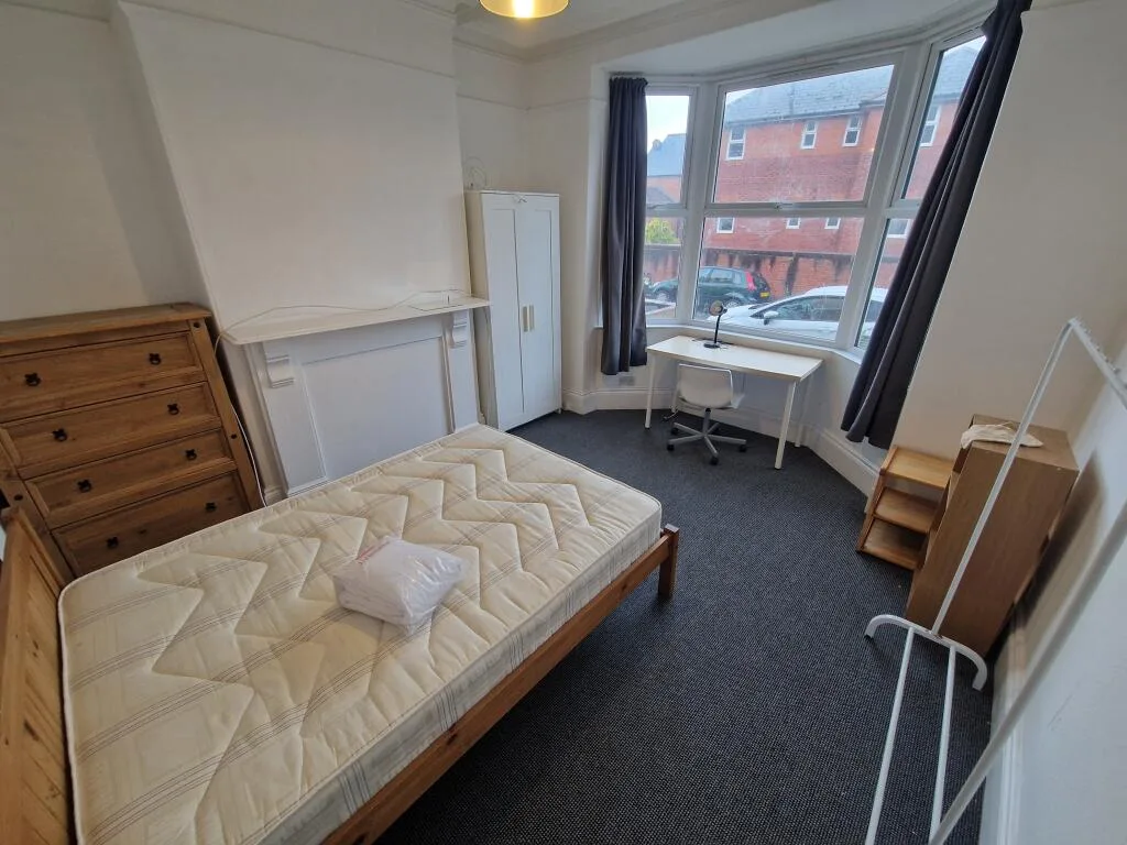 7 bedroom house for rent