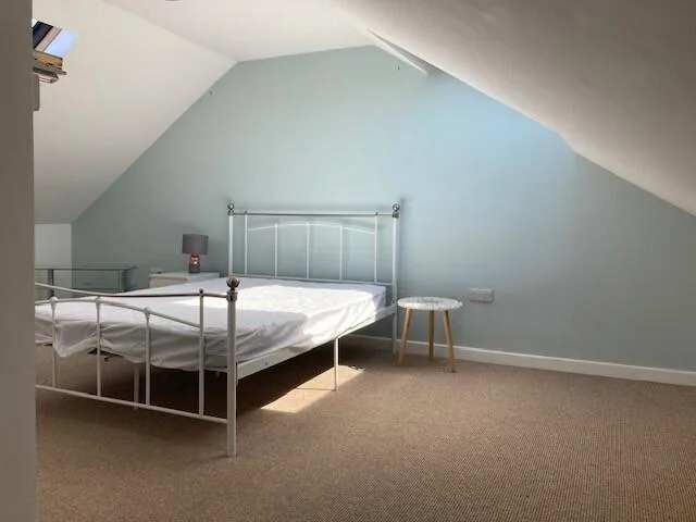 6 bedroom house for rent