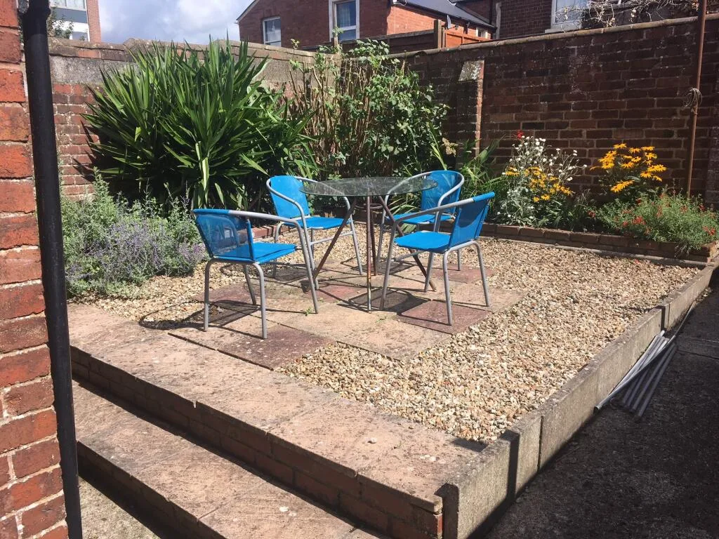 6 bedroom house for rent