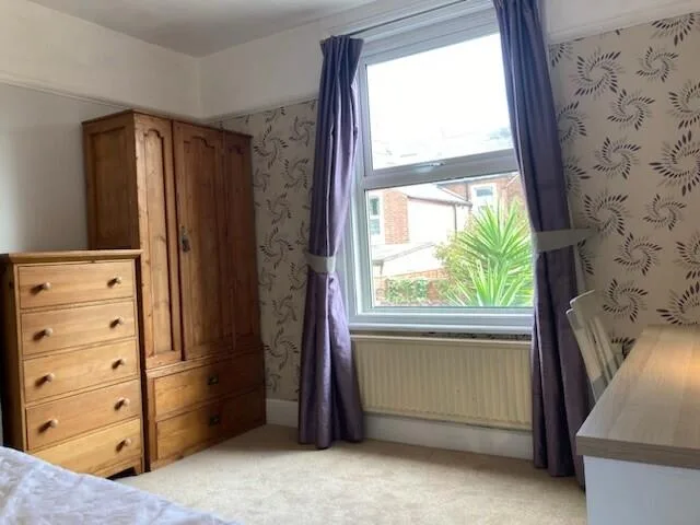 6 bedroom house for rent