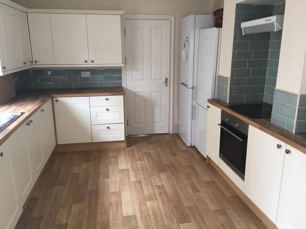 6 bedroom house for rent