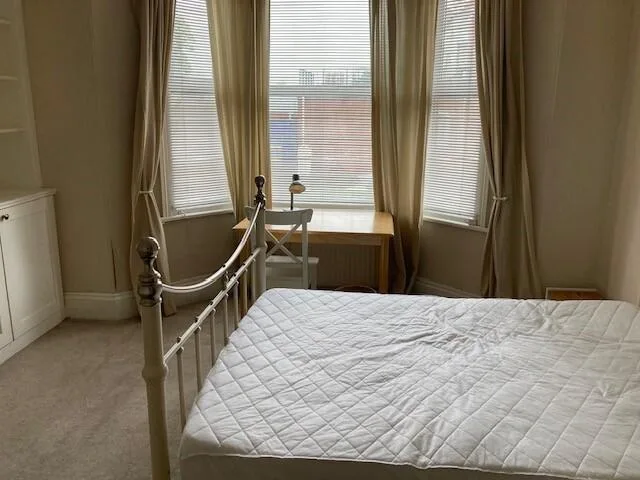 6 bedroom house for rent