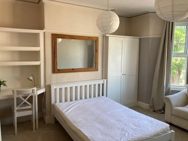 6 bedroom house for rent