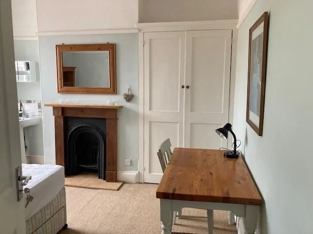6 bedroom house for rent