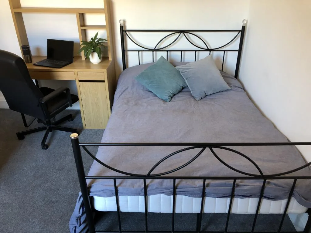 6 bedroom house for rent