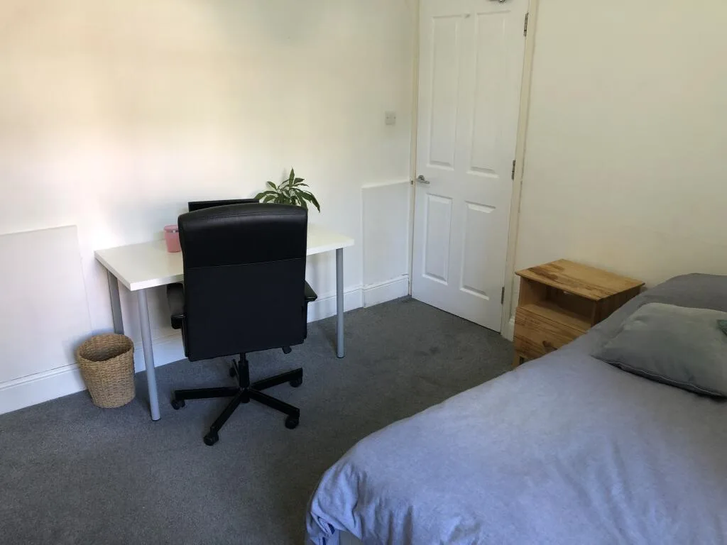 6 bedroom house for rent