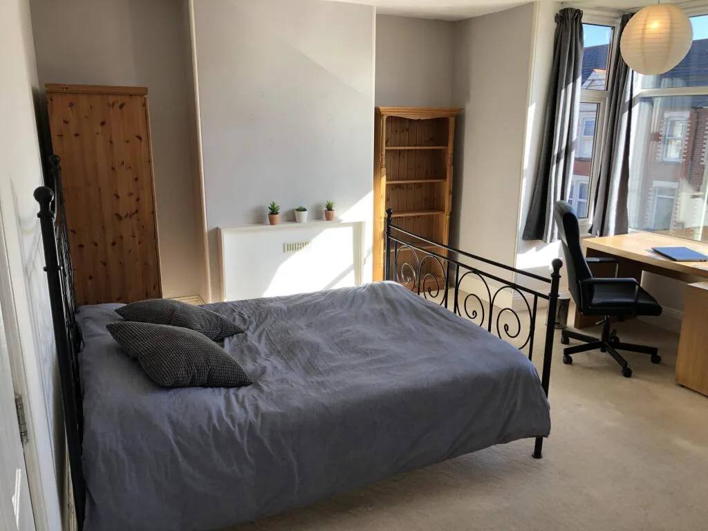 6 bedroom house for rent