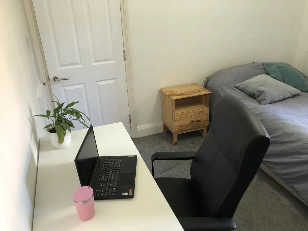 6 bedroom house for rent