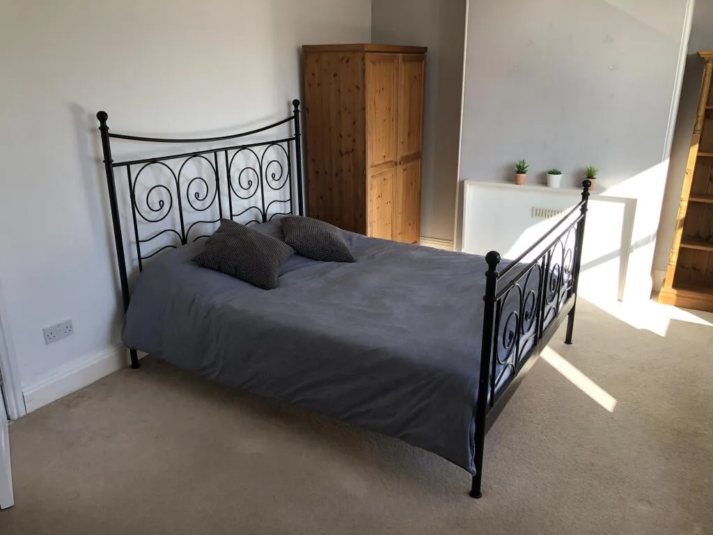 6 bedroom house for rent