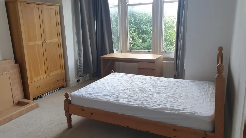 6 bedroom house for rent
