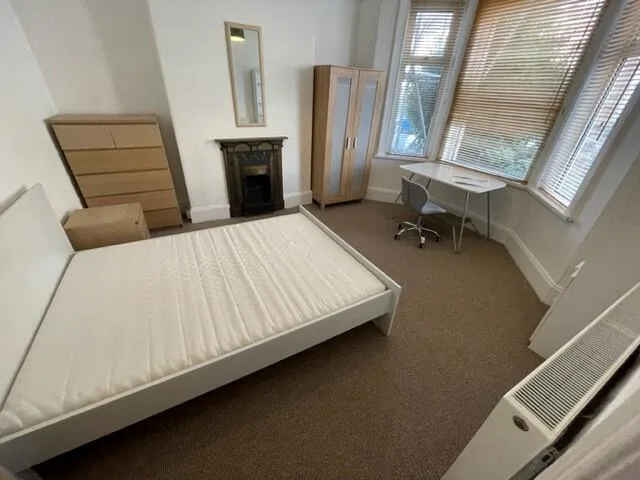 6 bedroom terraced house for rent