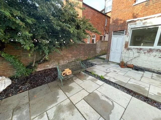 6 bedroom terraced house for rent