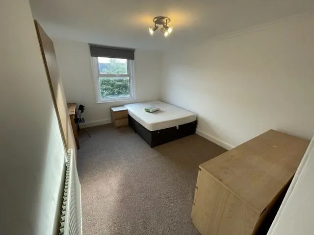 6 bedroom terraced house for rent