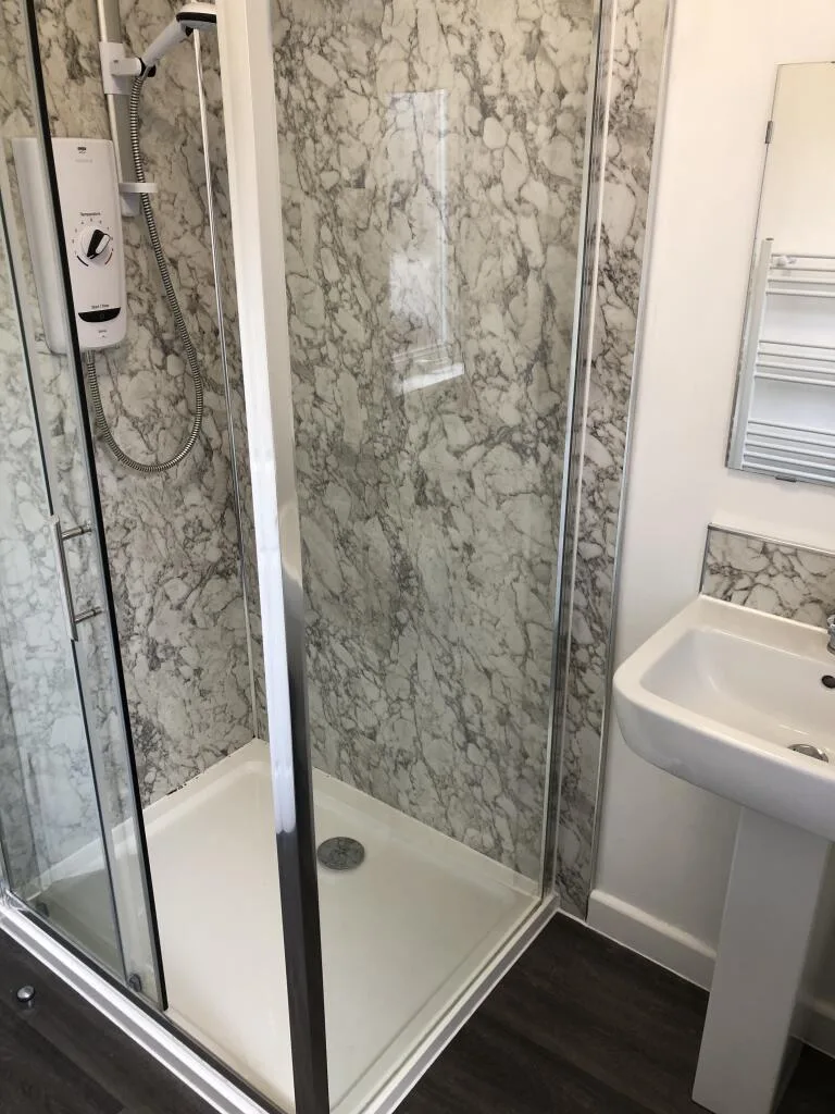 6 bedroom house for rent