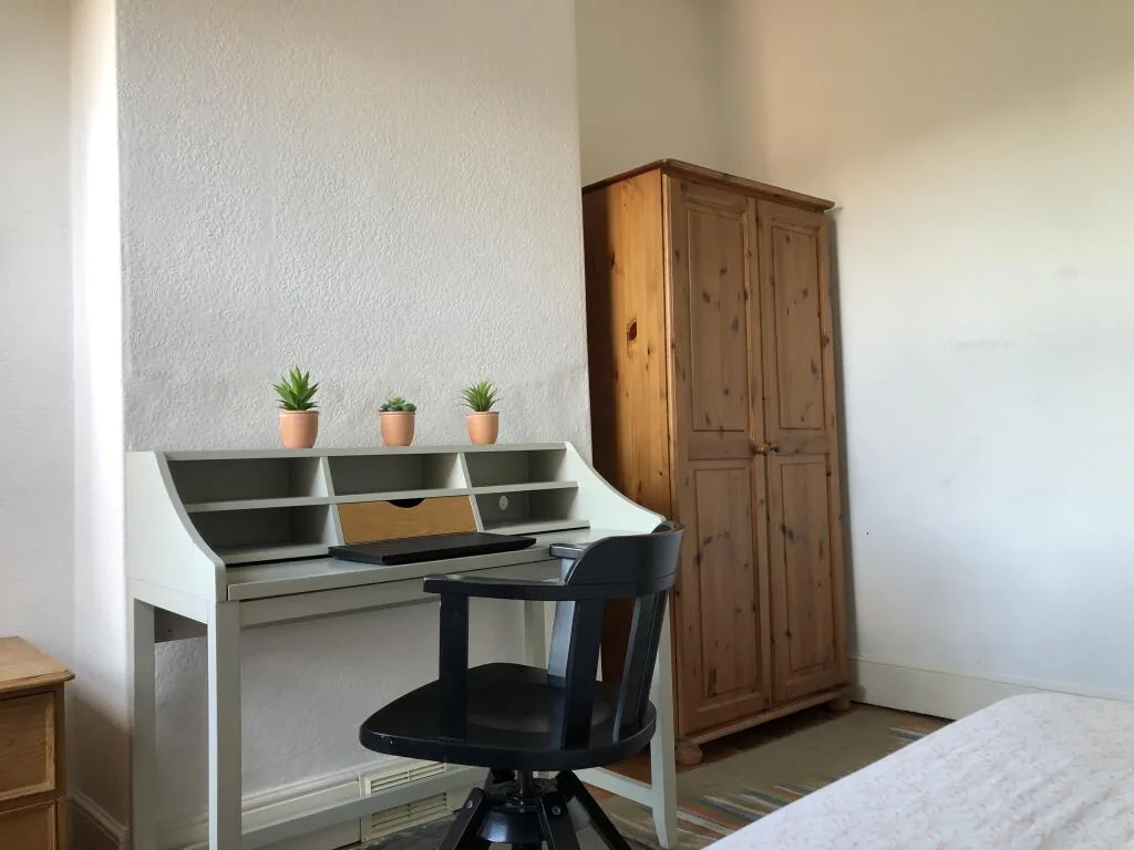 6 bedroom house for rent