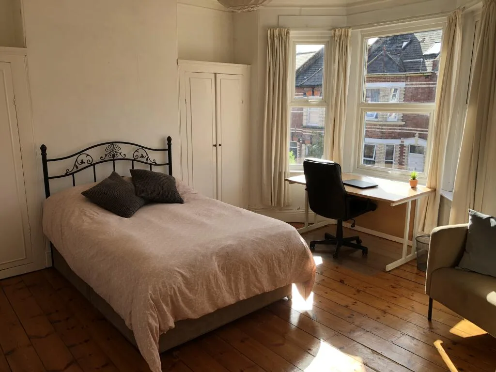 6 bedroom house for rent