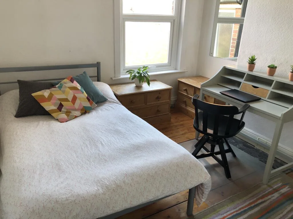 6 bedroom house for rent