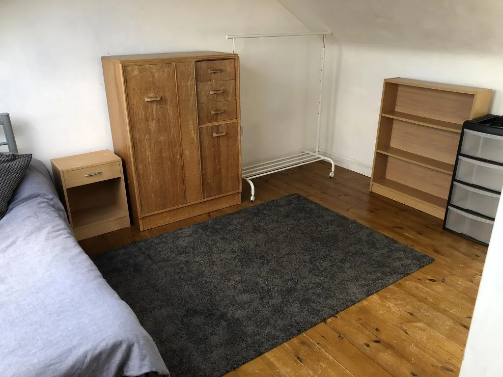 6 bedroom house for rent