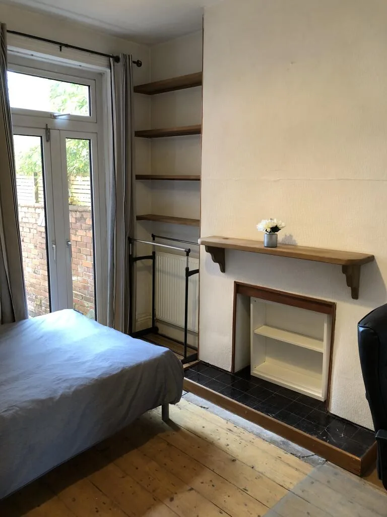 6 bedroom house for rent