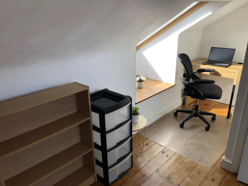 6 bedroom house for rent