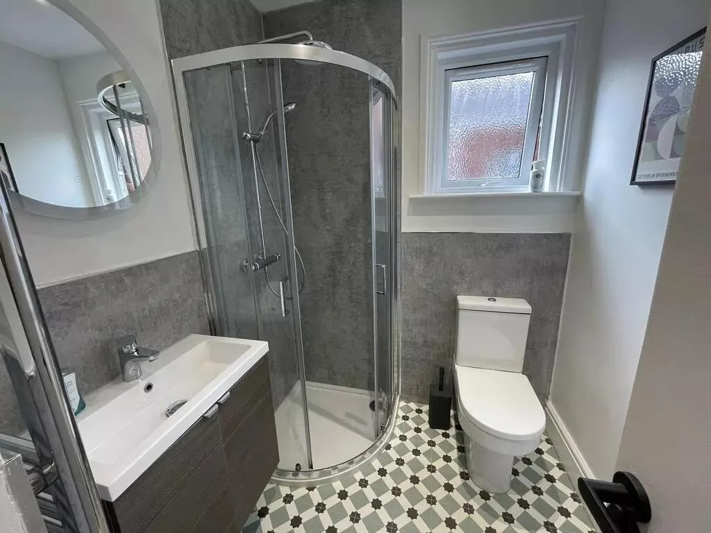 6 bedroom terraced house for rent