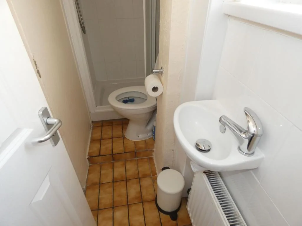 5 bedroom terraced house for rent
