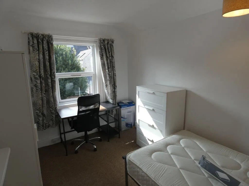 5 bedroom terraced house for rent
