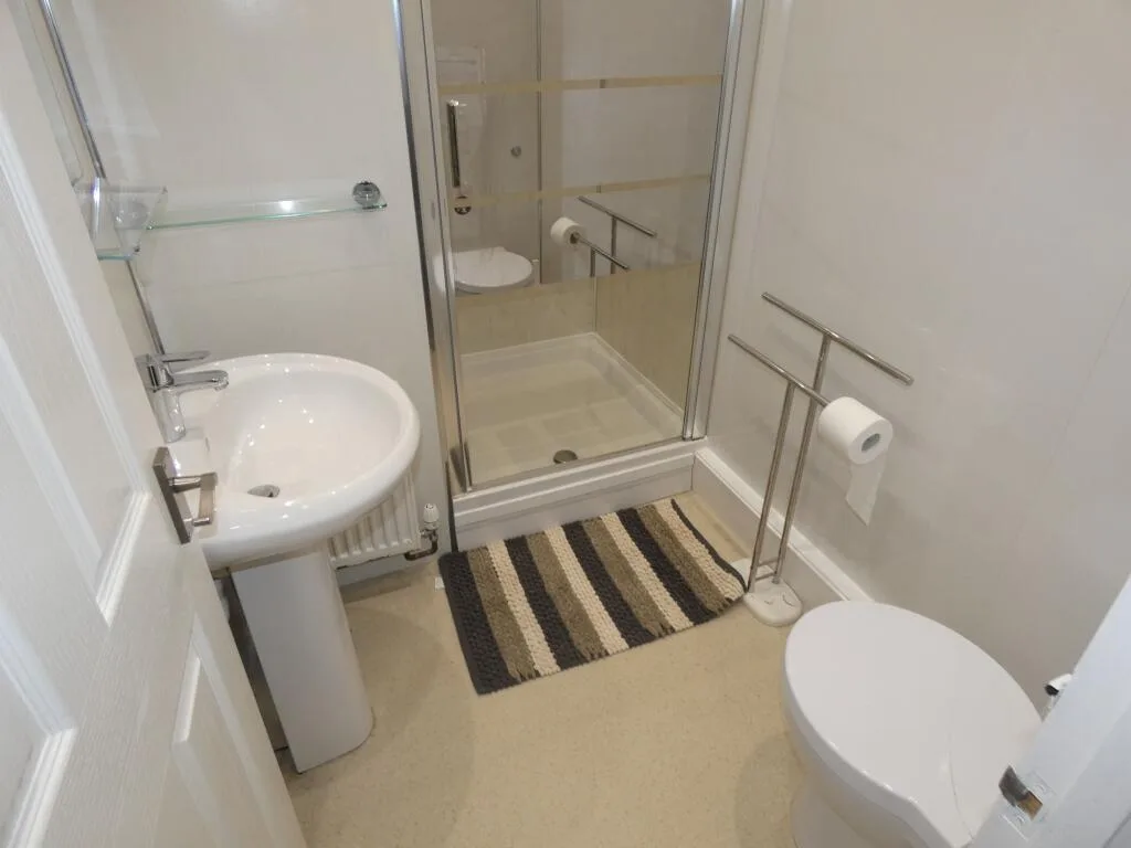5 bedroom terraced house for rent