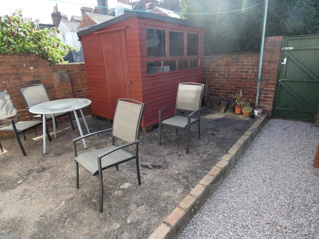 5 bedroom terraced house for rent