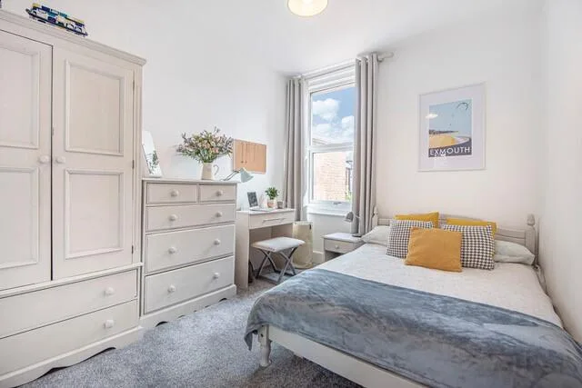 5 bedroom terraced house for rent