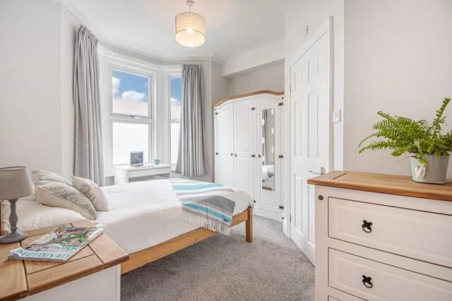 5 bedroom terraced house for rent