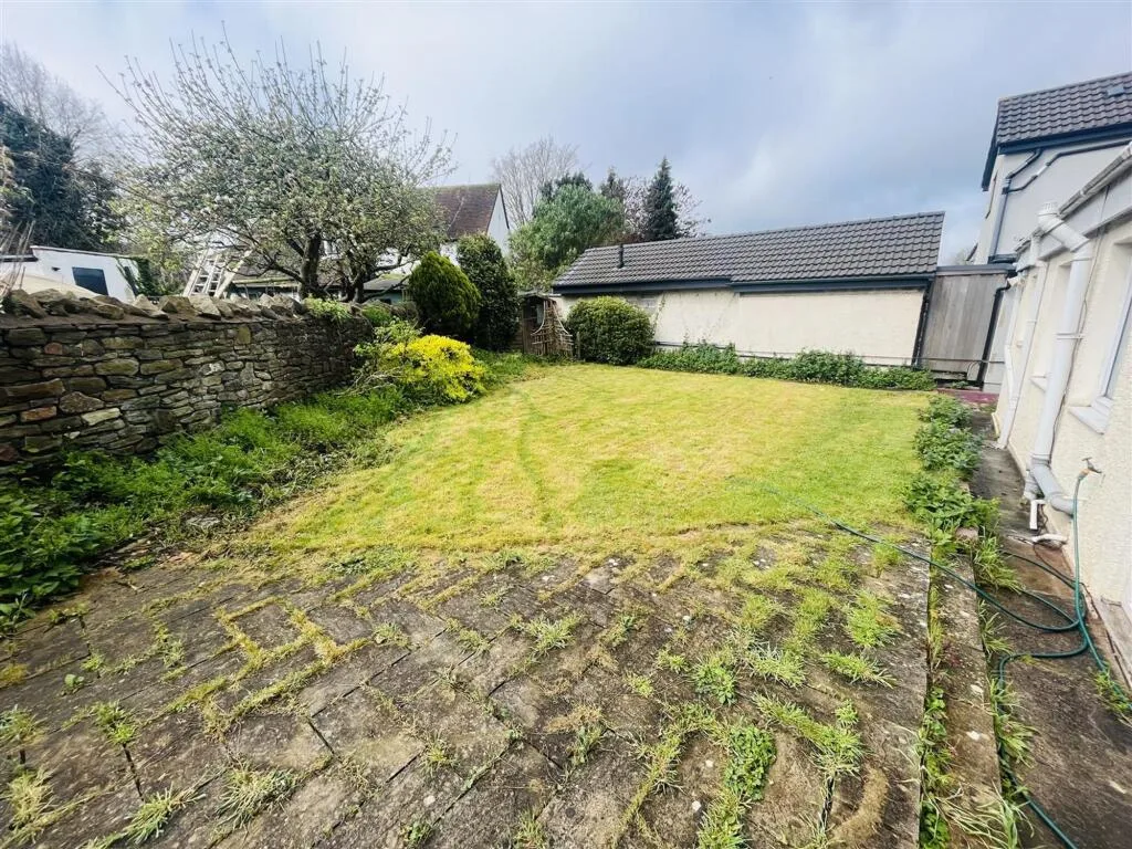 3 bedroom detached bungalow for rent