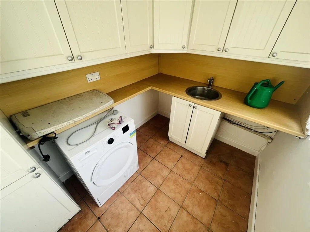 3 bedroom detached bungalow for rent