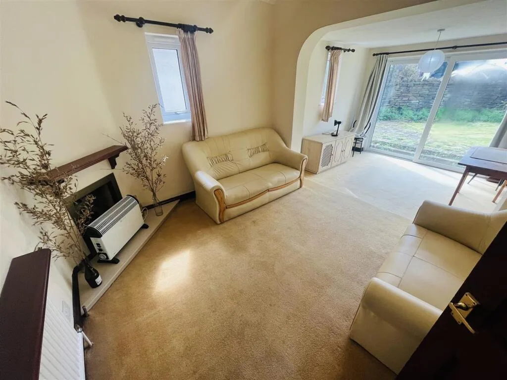 3 bedroom detached bungalow for rent