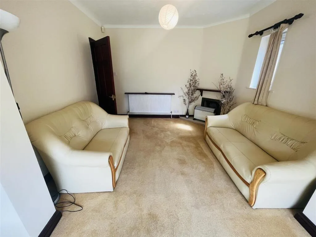 3 bedroom detached bungalow for rent