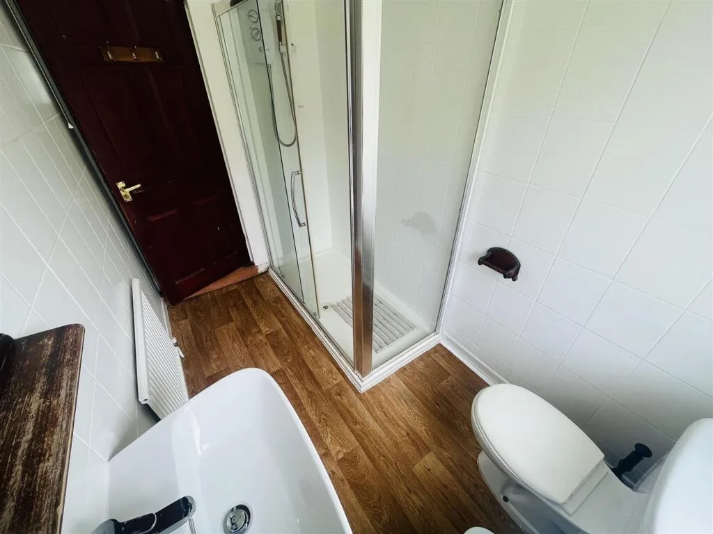 3 bedroom detached bungalow for rent