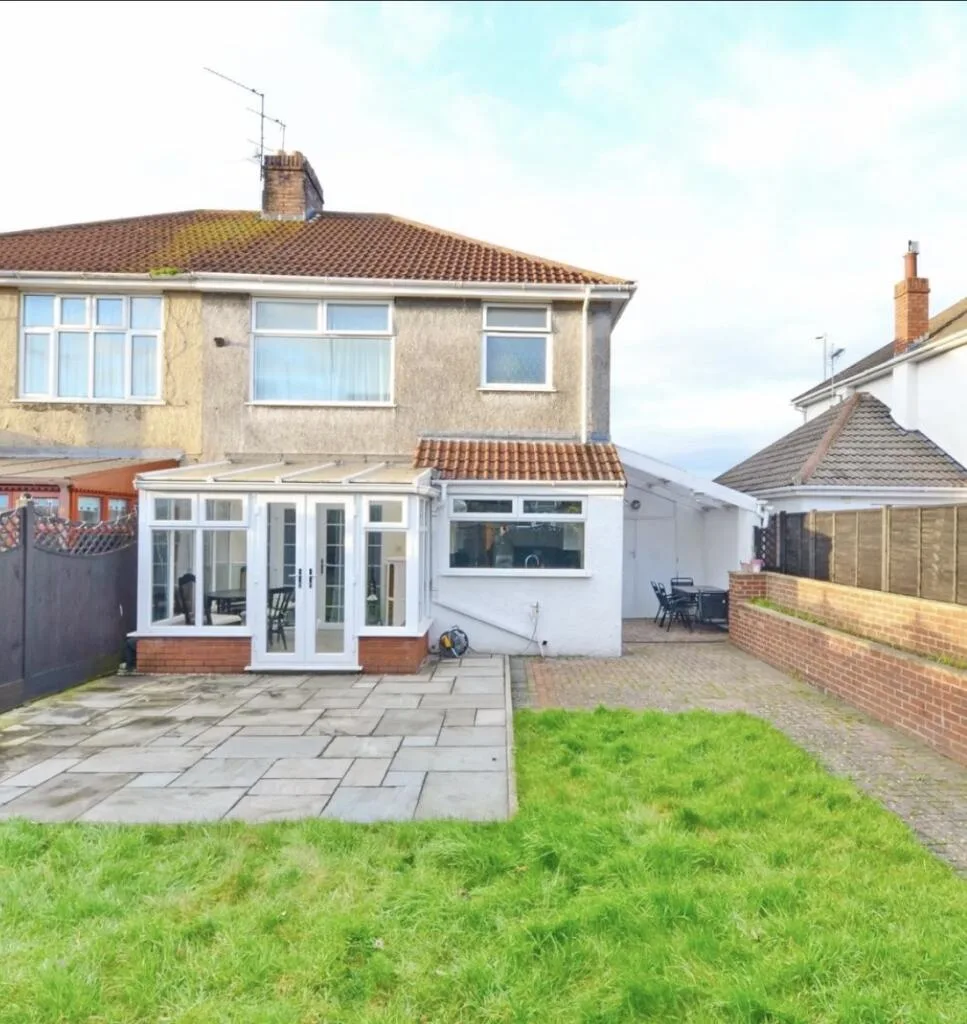 4 bedroom semi-detached house for rent