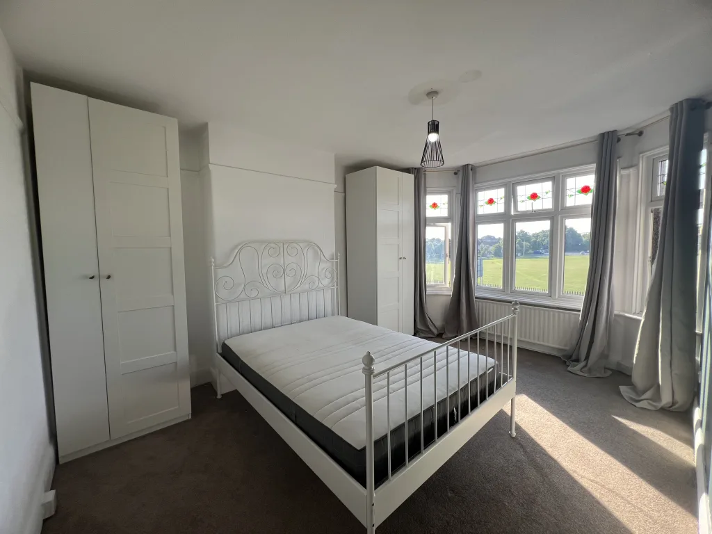 4 bedroom semi-detached house for rent