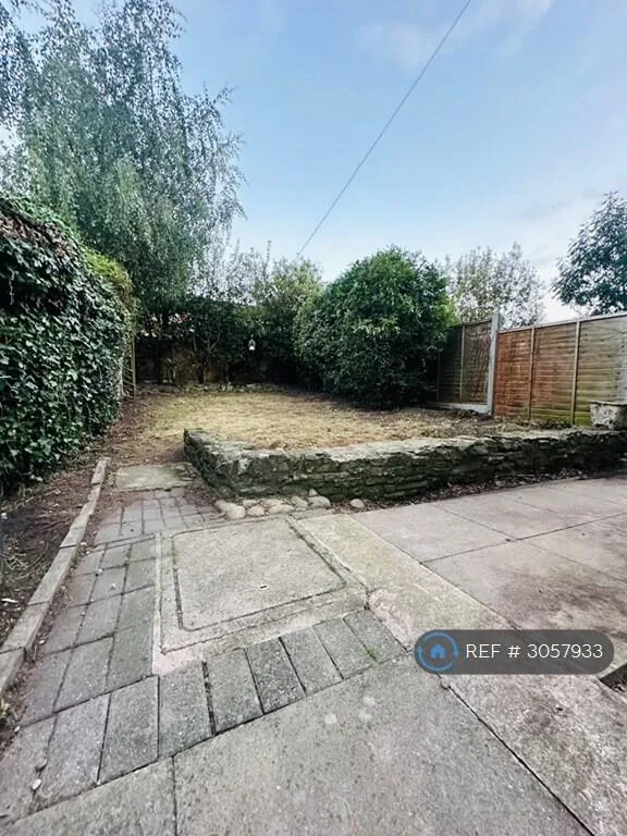 2 bedroom semi-detached house for rent