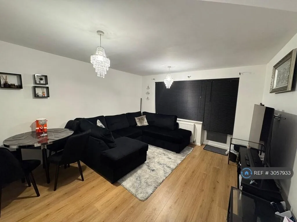 2 bedroom semi-detached house for rent