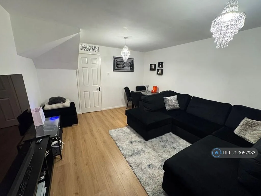 2 bedroom semi-detached house for rent