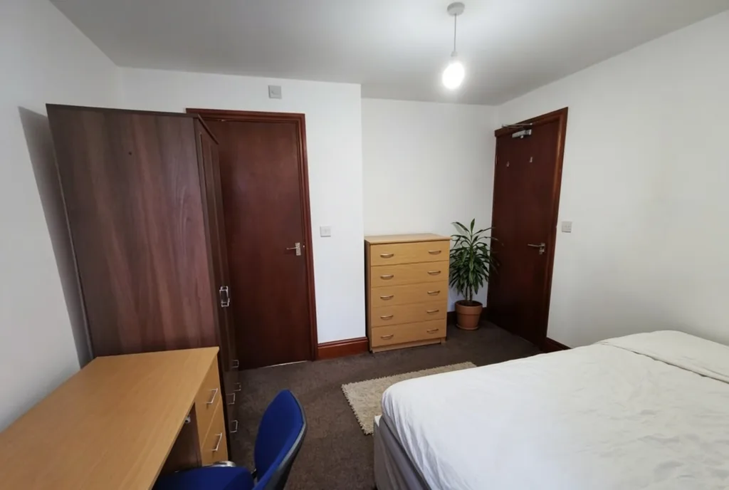 9 bedroom terraced house for rent